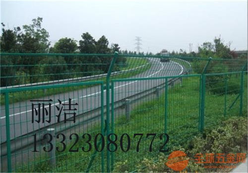 金屬絲桃形立柱護(hù)欄網(wǎng) 優(yōu)質(zhì)廠家的產(chǎn)品特點(diǎn)詳解